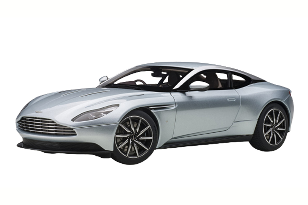 ASTON MARTIN DB11 2018 SILVER