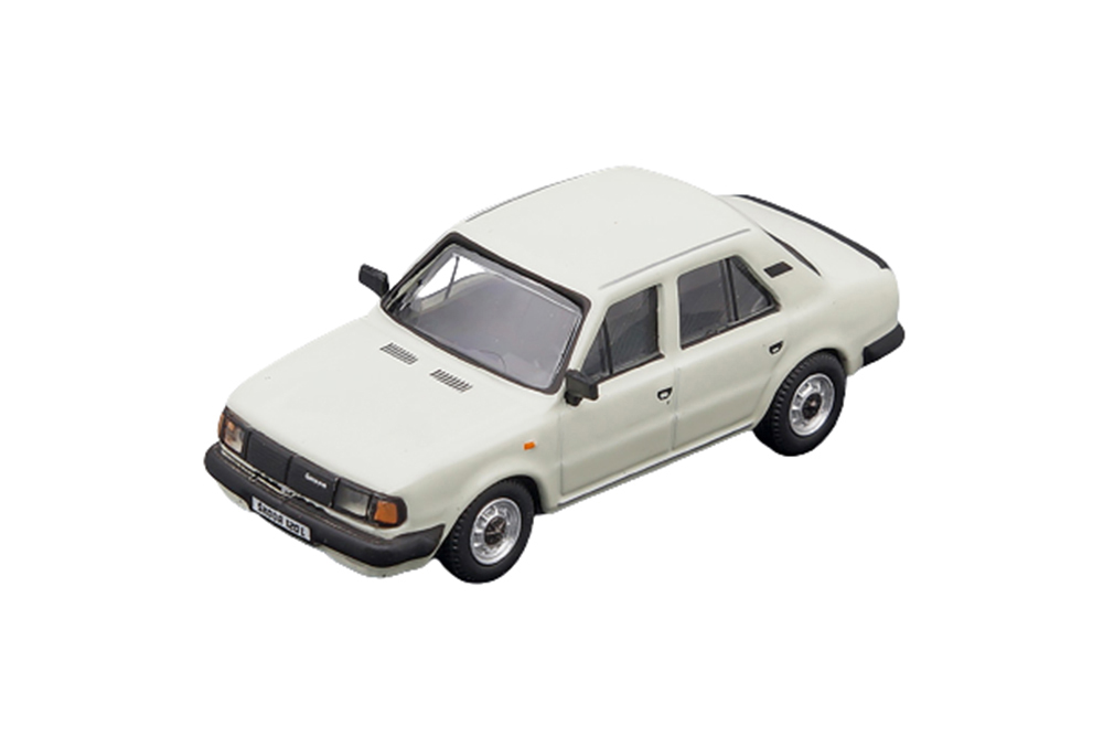 SKODA 120L 1984 BILA LEDOVA WHITE / SKODA 120L 1984 ЛЕДОВА БЕЛЫЙ ШАР