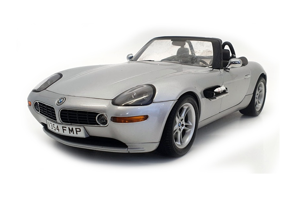BMW Z8 ROADSTER E52 JAMES BOND 007 «THE WORLD IS NOT ENOUGH (W/WEAPONS) 1999 СЕРЕБРИСТЫЙ
