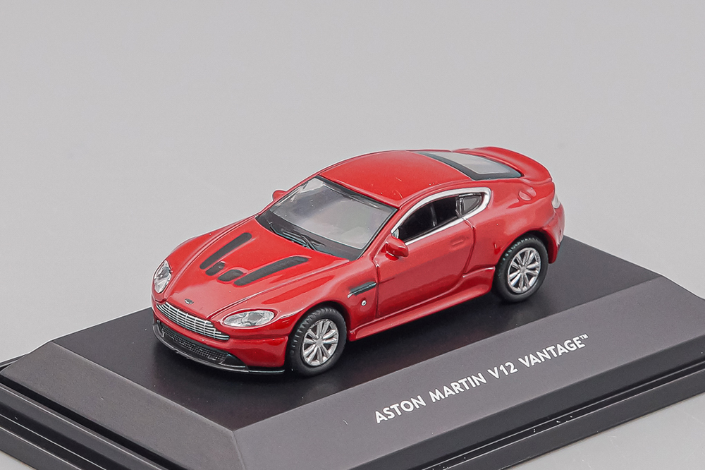 ASTON MARTIN V12 VINTAGE, RED METALLIC (ДЛИНА МОДЕЛИ 3-5 СМ)