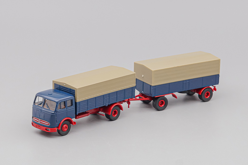 MERCEDES-BENZ LP 334 TRUCK / TRAILER, BLUE / RED / GRAY (ДЛИНА МОДЕЛИ 3-5 СМ)