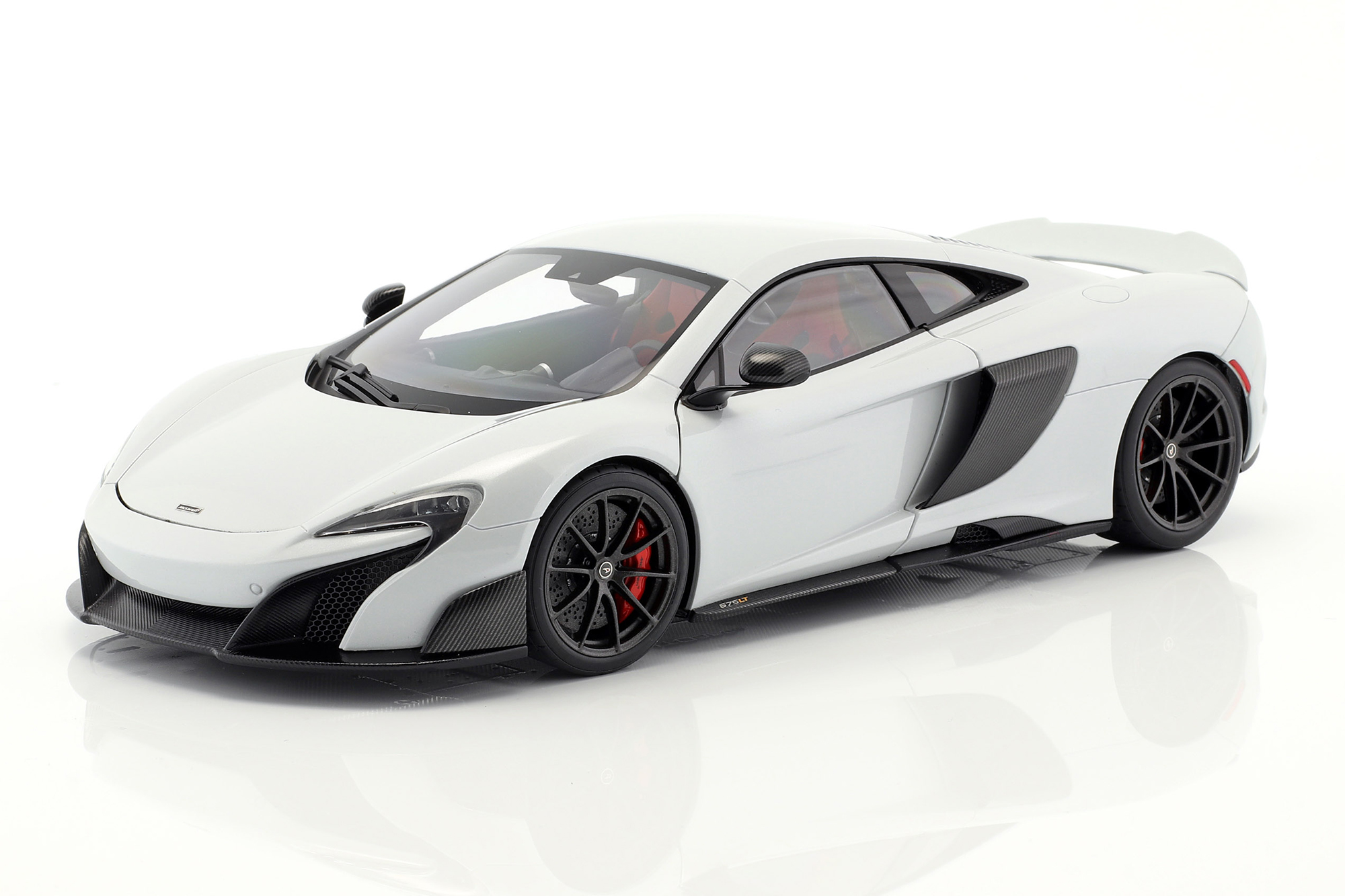 MCLAREN 675LT 2017 WHITE