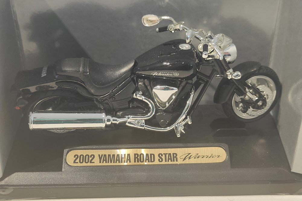 YAMAHA ROAD STAR WARRIOR 2002 BLACK