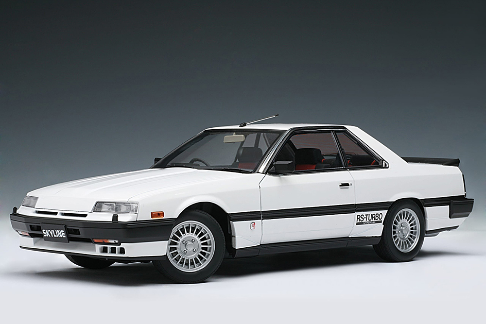 NISSAN SKYLINE HARDTOP 2000 TURBO INTERCOOLER RS-X (DR30) WHITE / НИССАН СКАЙЛАЙН БЕЛЫЙ