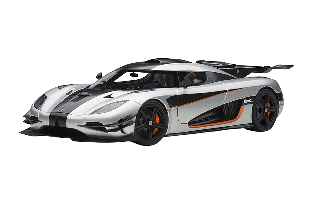 KOENIGSEGG ONE: 1 2014 GRAY WITH CARBON FINISH AND ORANGE