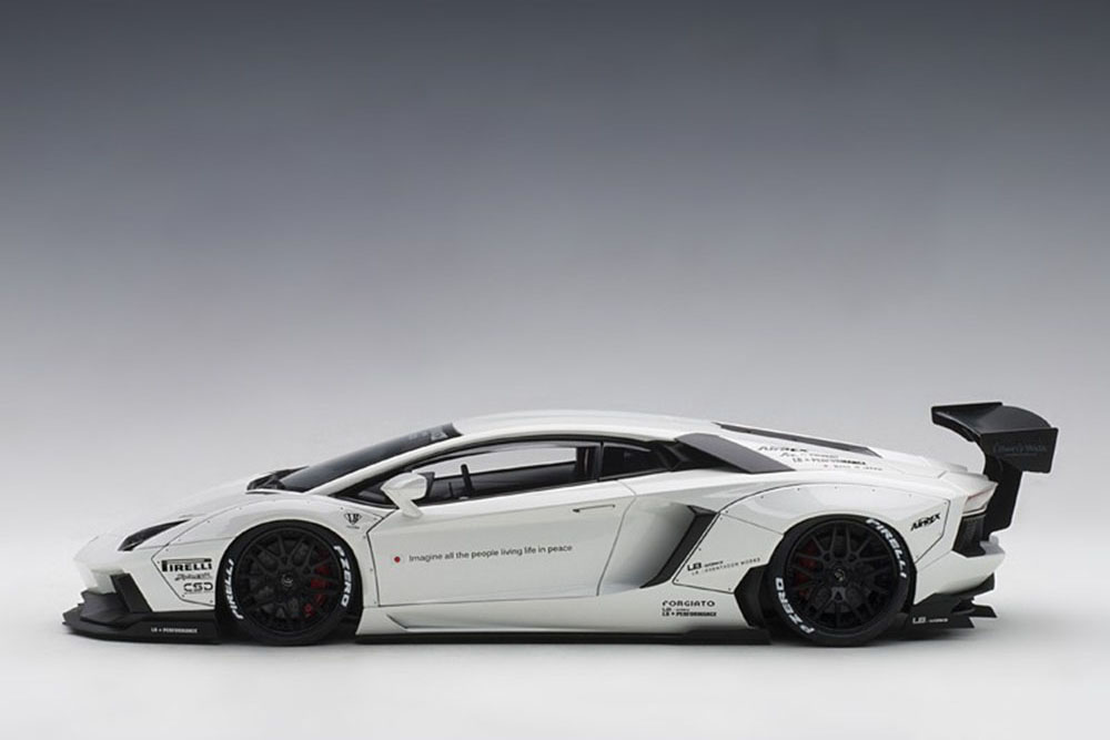 Lamborghini Aventador lb Performance