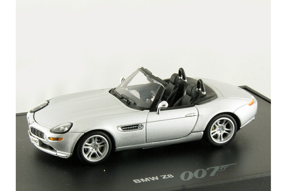 BMW Z8 THE WORLD IS NOT ENOUGH 1999 SILVER