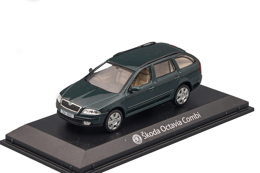 SKODA OCTAVIA COMBI, GREEN