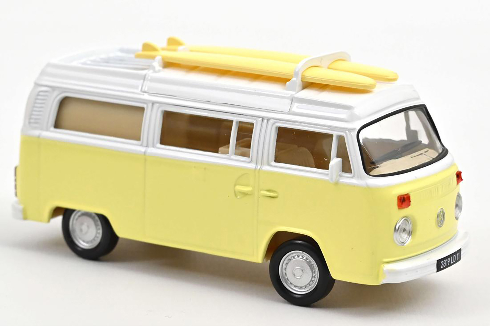 VOLKSWAGEN T2 COMBI CAMPER VAN С ДОСКАМИ ДЛЯ СЕРФИНГА 1973 PASTEL YELLOW / ФОЛЬКСВАГЕН T2