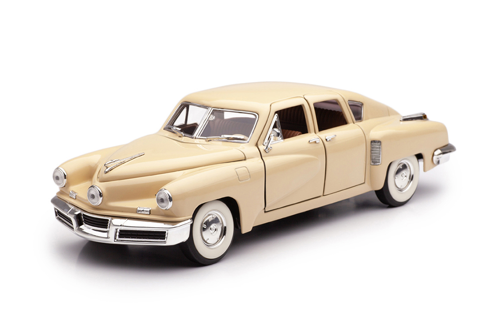 TUCKER TORPEDO 1948 БЕЖЕВЫЙ