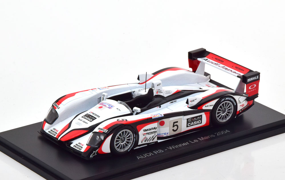 AUDI R8 WINNER 24H LE MANS 2004