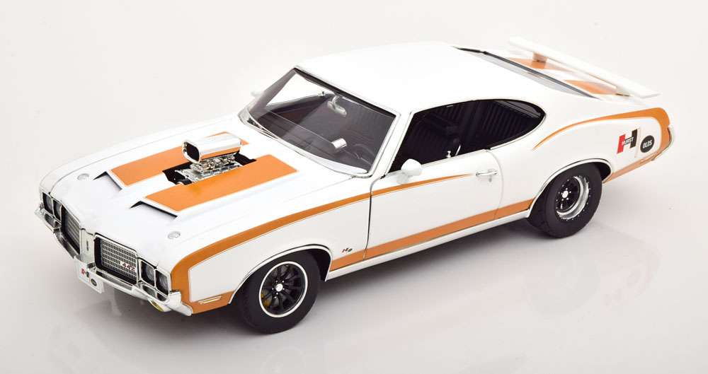 OLDSMOBILE 442 HURST DRAG OUTLAW 1972 WHITE GOLDEN