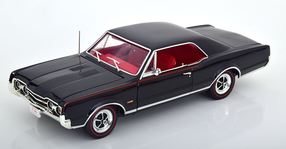 OLDSMOBILE 442 W-30 1967 BLACK