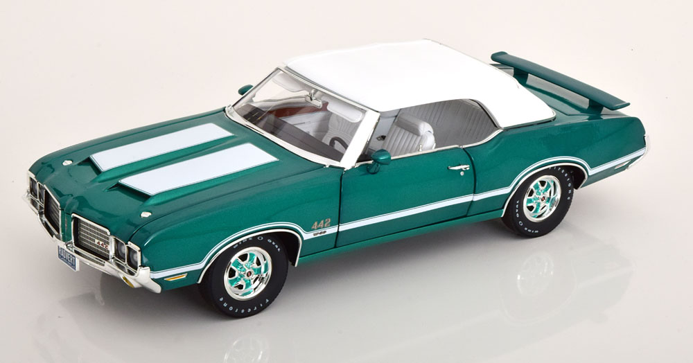OLDSMOBILE 442 W-30 CONVERTIBLE WITH REMOVABLE SOFTTOP 1972 GREENMETALLIC WHITE