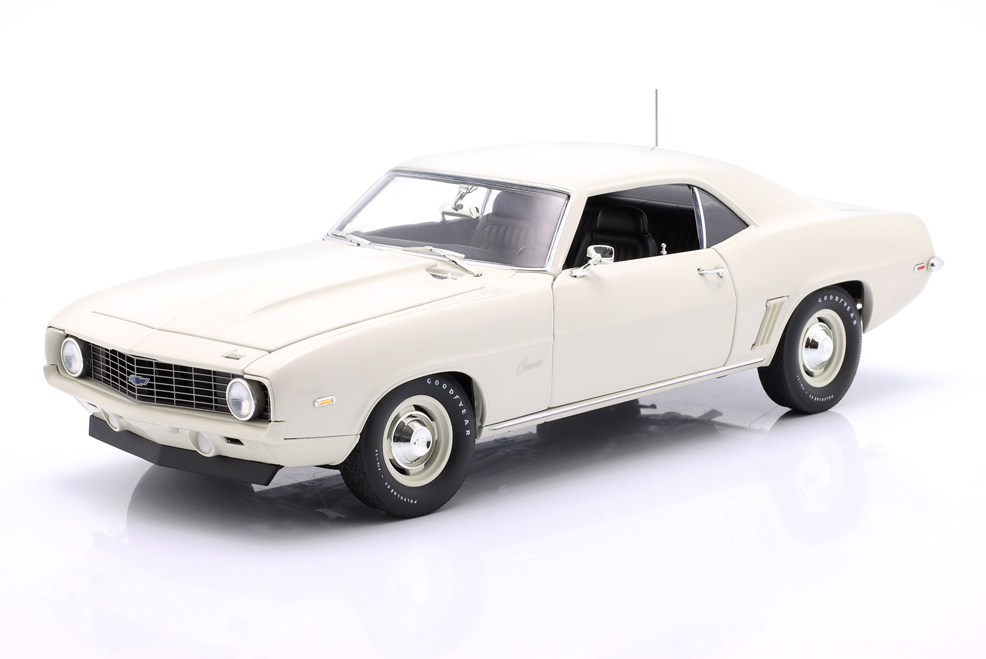 CHEVROLET COPO CAMARO YEAR 1969 WHITE / ШЕВРОЛЕ КОПО КАМАРО БЕЛЫЙ