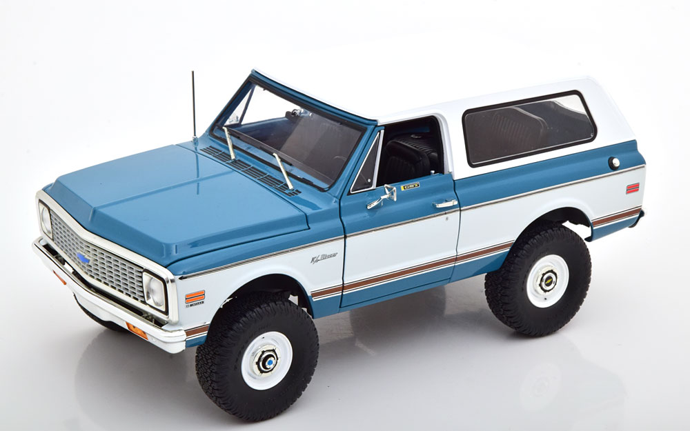 CHEVROLET K-5 BLAZER WITH SOTFTOP 1970 BLUE WHITE BROWN