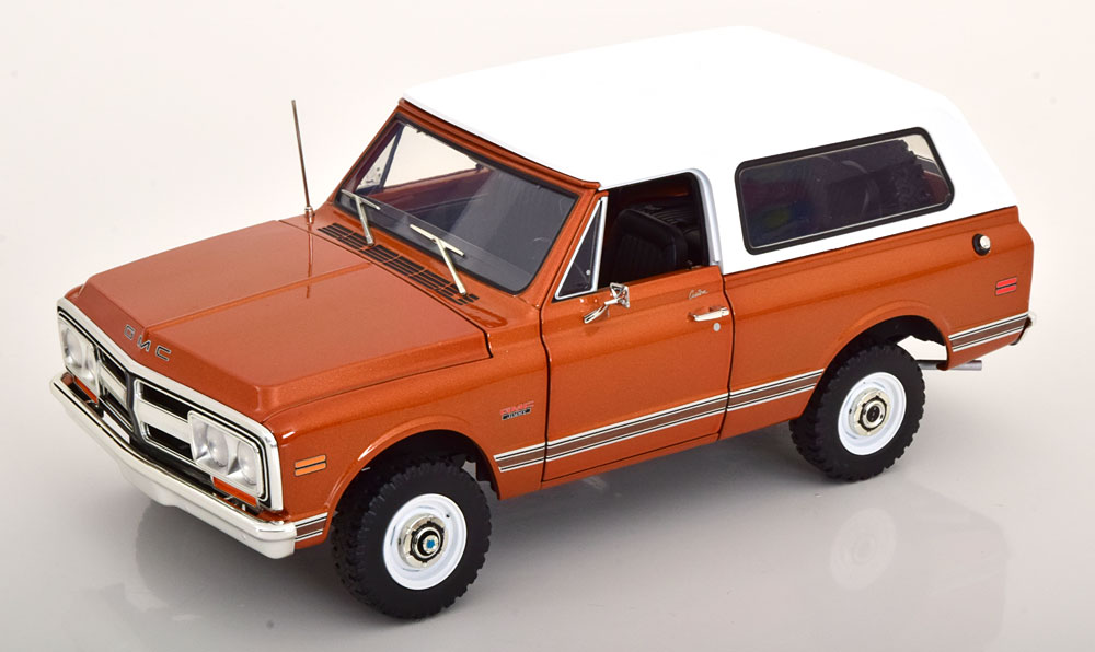 GMC JIMMY WITH REMOVABLE HARDTOP 1971 ORANGEMETALLIC WHITE
