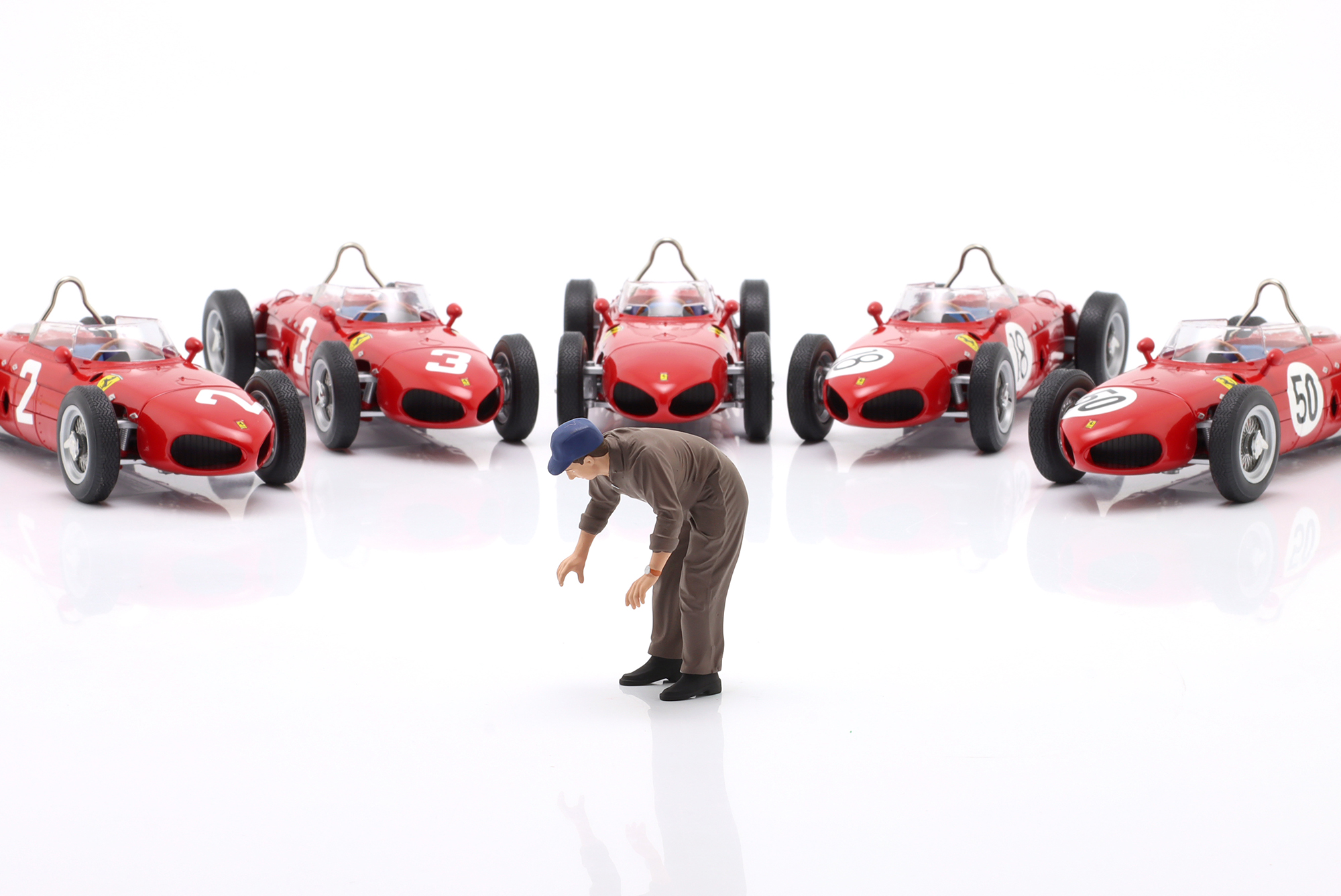 MECHANIC WITH BROWN OVERALL BENT - FIGURE FIGURENMANUFAKTUR / МЕЧАНИК КОРИЧНЕВЫЙ ОВЕРАЛЛ БЕНТ ФИГУРКА ФИГУРЕНМАНУФАКТУР