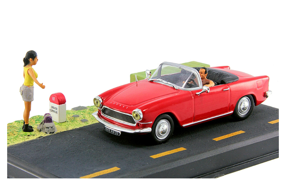 SIMCA OCEANE РОДСТЕР КРАСНЫЙ С ФИГУРКОЙ ГОЛОСУЮЩЕЙ ДЕВУШКИ