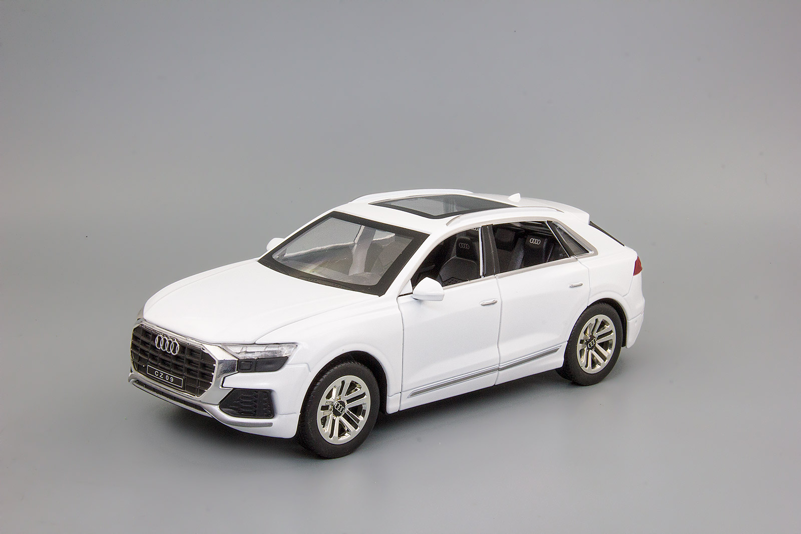 AUDI Q8 220X85 ММ, БЕЛЫЙ