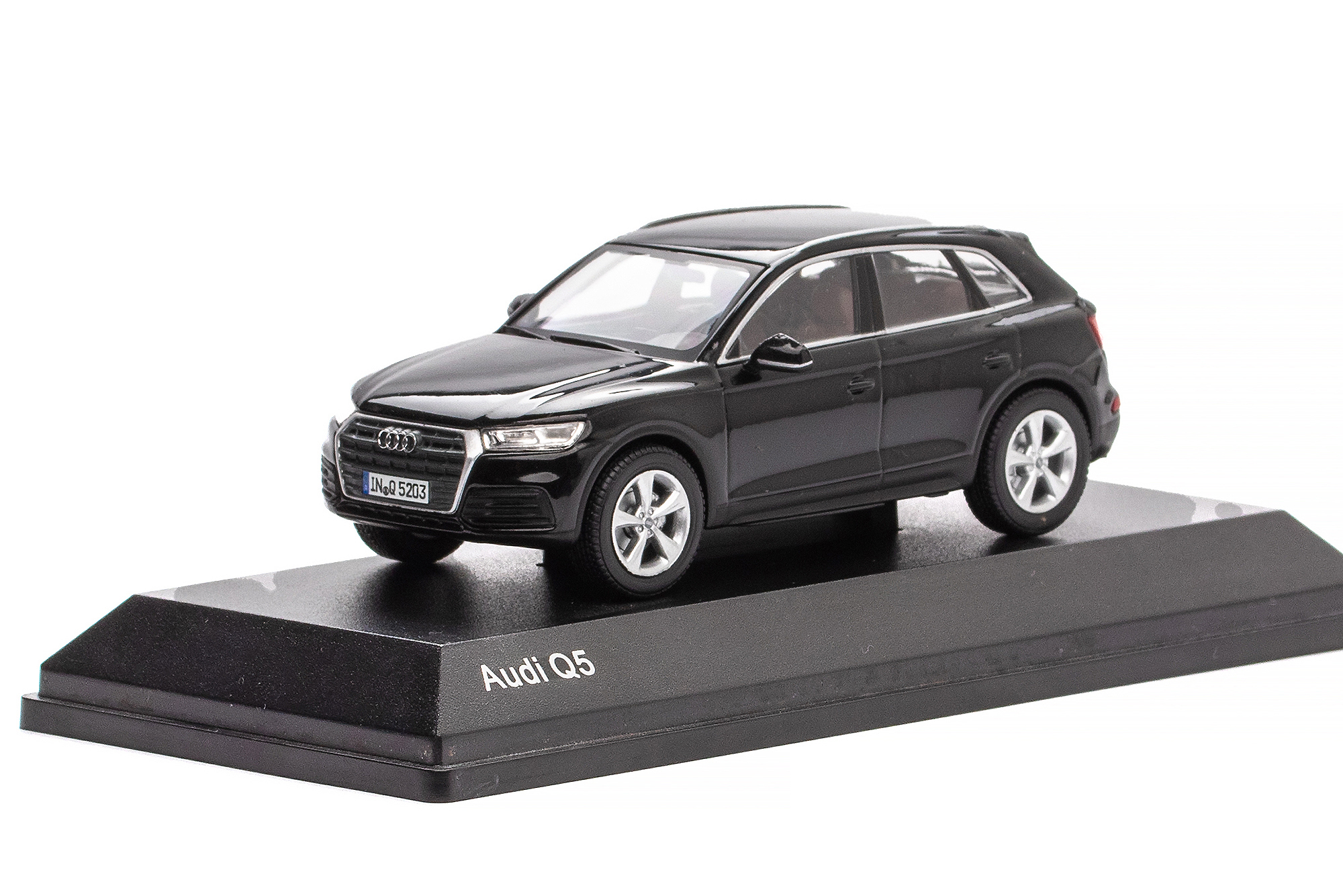 AUDI Q5 2016 BLACK / АУДИ Q5 2016 ЧЕРНЫЙ (ДЛИНА 15 СМ, БОКС МОЖЕТ ИМЕТЬ ПОВРЕЖДЕНИЯ, КАРТОННОЙ УПАКОВКИ НЕТ)