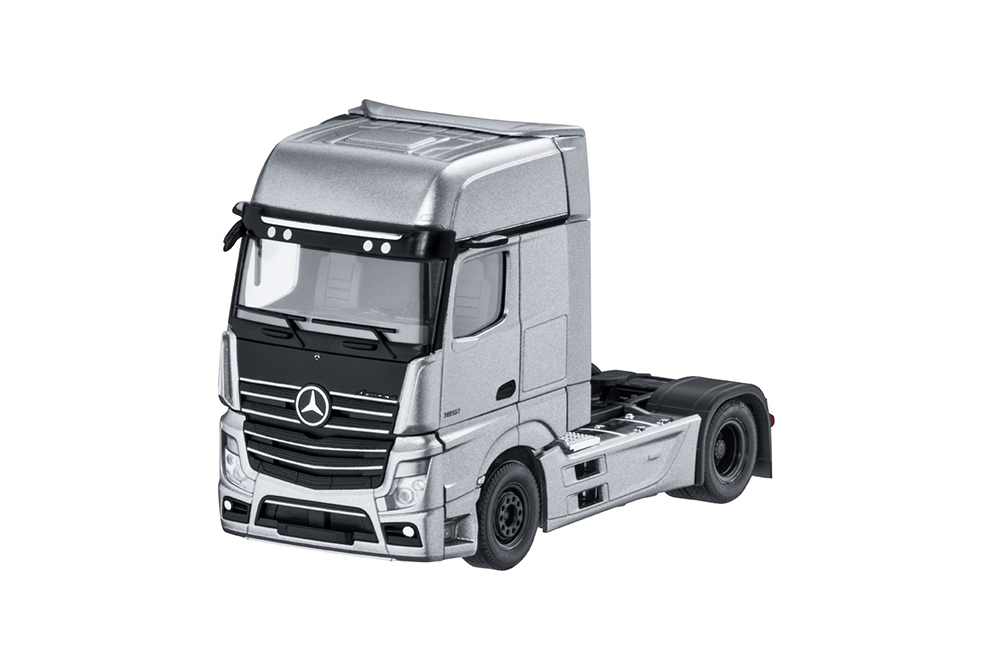 MERCEDES-BENZ ACTROS FH25 GIGASPACE СЕДЕЛЬНЫЙ ТЯГАЧ СЕРЕБРИСТЫЙ (ДЛИНА МОДЕЛИ 3-5 СМ)