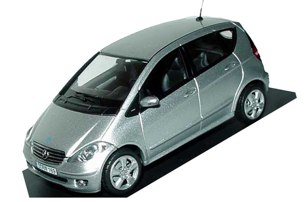 MERCEDES-BENZ A-KLASSE W169 5D СЕРЕБРИСТЫЙ