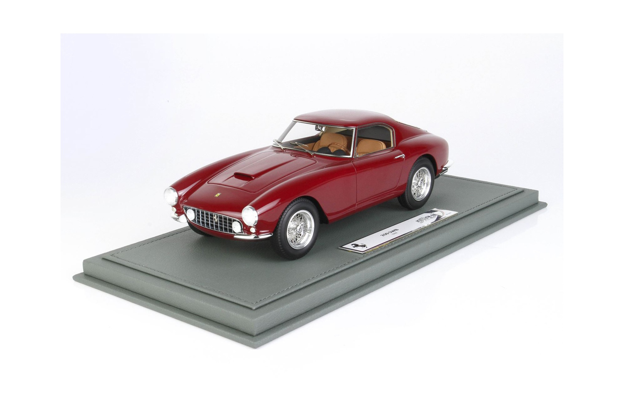 FERRARI 250 GT BERLINETTA PASSO CORTO DARK RED CRAYON / ФЕРРАРИ 250 ГТ БЕРЛИНЕТТА ПАССО КОРТО ДАРК КРАИОН 1:18 КРАСНЫЙ