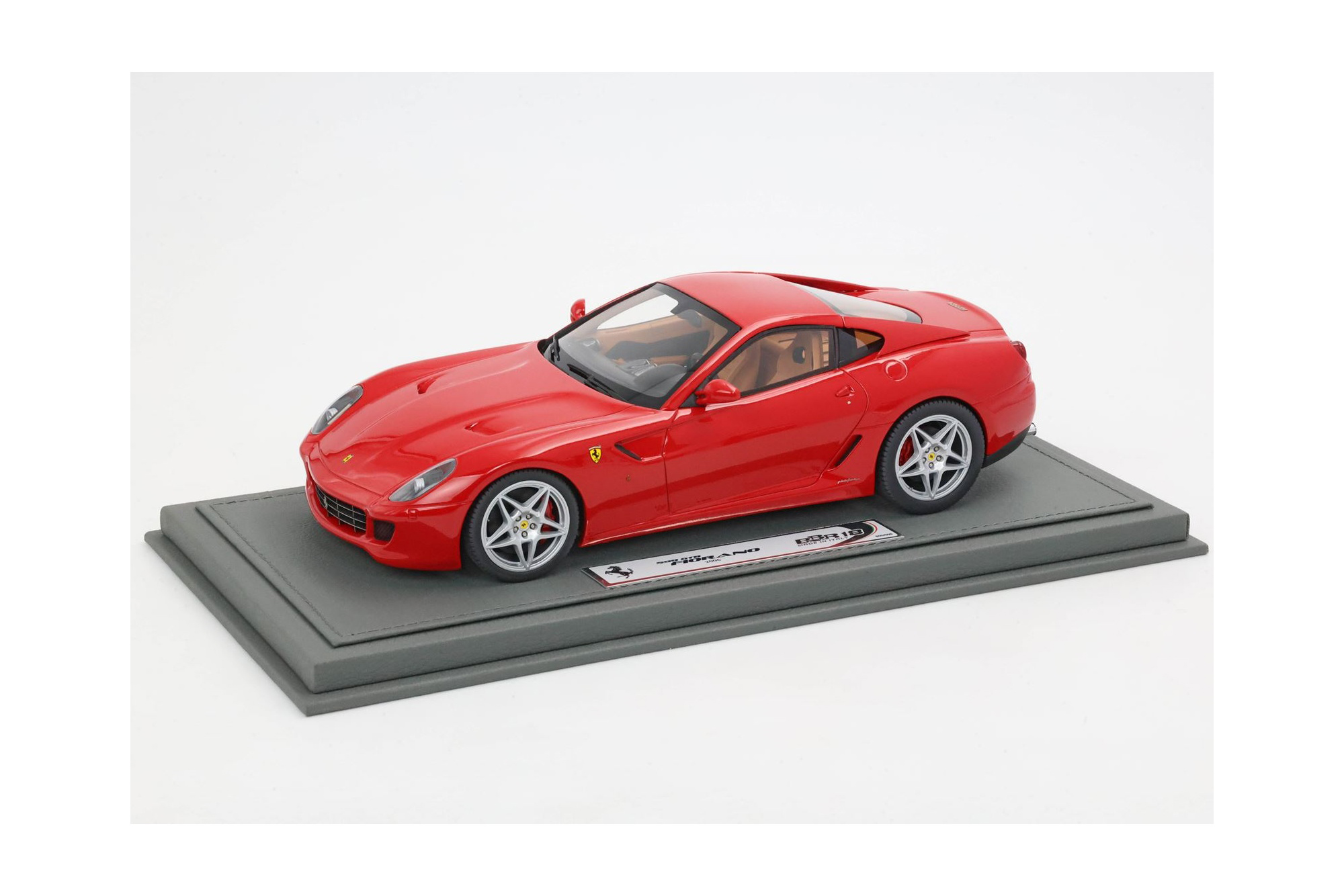 FERRARI 599 GTB FIORANO 2006 AUTOMATIC GEAR - MADE IN ITALY TOTAL ROSSO CORSA - LEATHER INTERIOR / ФЕРРАРИ 599 ГТБ 2006 АВТОМАТ 1:18 КРАСНЫЙ