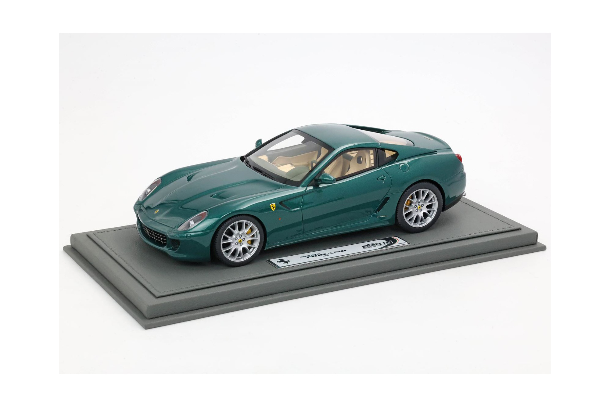 FERRARI 599 GTB FIORANO 2006 TAILOR MADE - MADE IN ITALY ONE OFF VERDE PINO - GREEN AND CREAM INTERIOR / ФЕРРАРИ 599 ГТБ 2006 ТАИЛОР МАДЕ 1:18 ЗЕЛЕНЫЙ
