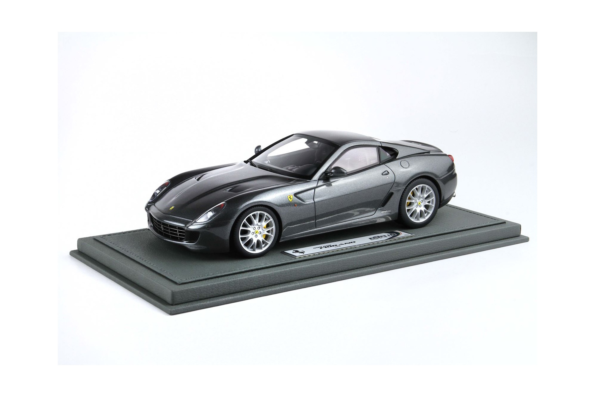 FERRARI 599 GTB FIORANO 2006 MANUAL GEAR - MADE IN ITALY SILVERSTONE GREY / ФЕРРАРИ 599 ГТБ 2006 МЕХАНИКА 1:18 СЕРЫЙ