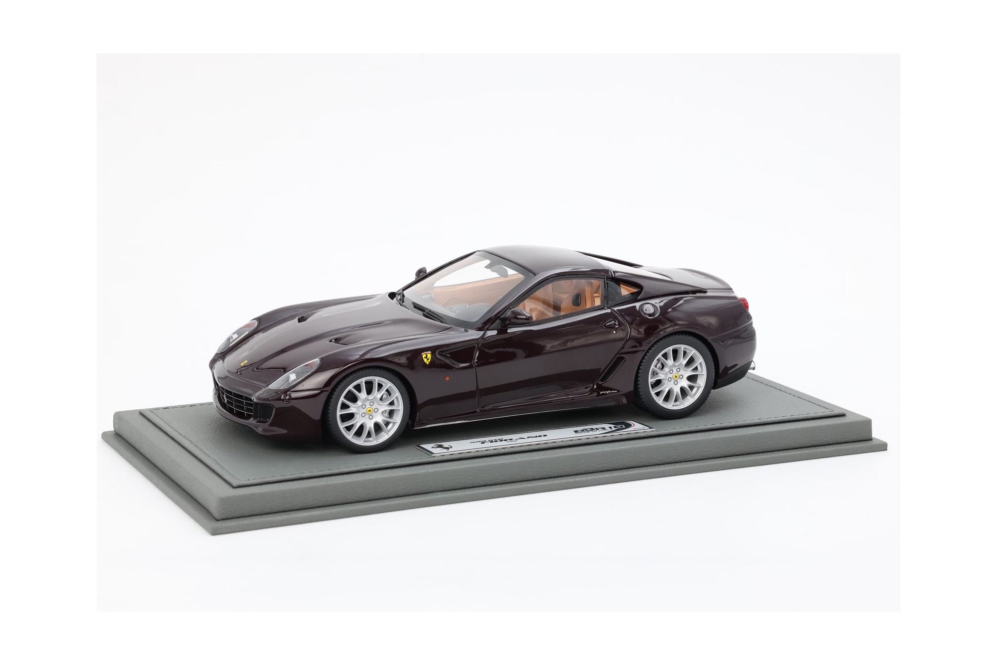 FERRARI 599 GTB FIORANO 2006 MANUAL GEAR - MADE IN ITALY VINACCIA CUOIO COLOR INTERIOR / ФЕРРАРИ 599 ГТБ 2006 МЕХАНИКА 1:18 БОРДОВЫЙ