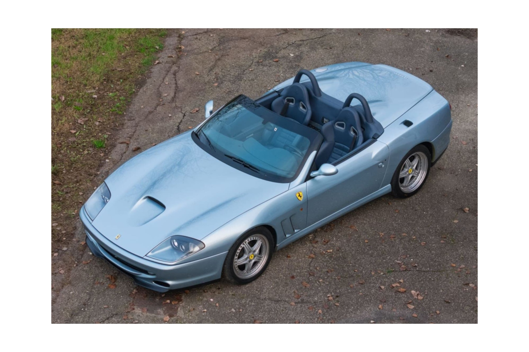 FERRARI 550 BARCHETTA 2000 - MADE IN ITALY GRIGIO ALLOY - CARTA DA ZUCCHERO INTERIOR / ФЕРРАРИ 550 БАРКХЕТТА 2000 1:18 СЕРЫЙ