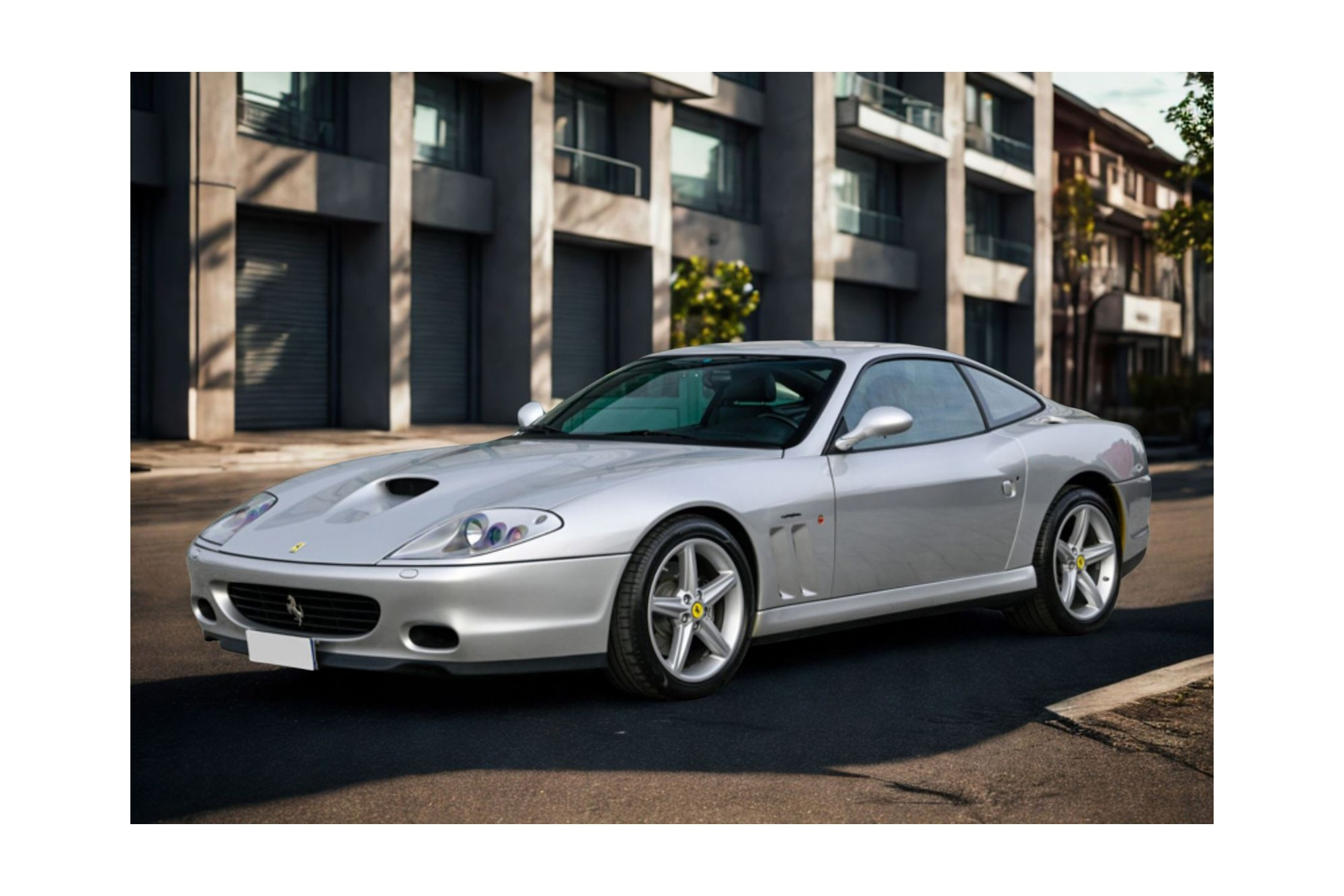 FERRARI 575M MARANELLO 2002 - MADE IN ITALY ARGENTO NURBURGRING - BLACK INTERIOR / ФЕРРАРИ 575М МАРАНЕЛЛО 2002 1:18 СЕРЕБРИСТЫЙ