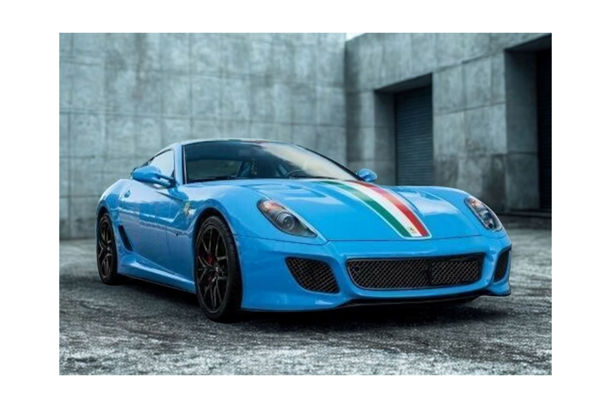 FERRARI 599 GTO 2010 - MADE IN ITALY BABY BLU WITH ITALIAN STRIPE / ФЕРРАРИ 599 ГТО 2010 1:18 СИНИЙ