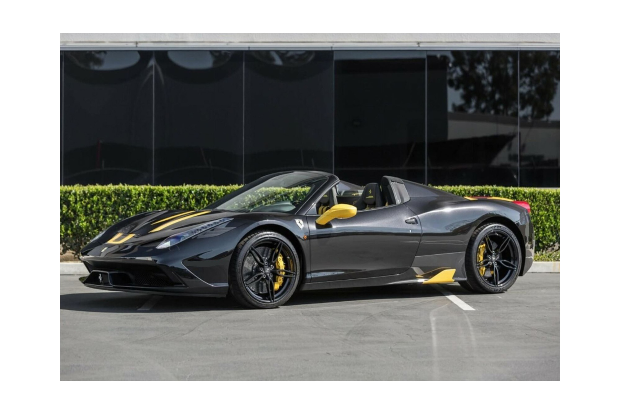 FERRARI 458 SPECIALE A SPIDER NEW BLACK DAYTONA WITH YELLOW STRIPES / ФЕРРАРИ 458 СПЕКИАЛЕ А СПАЙДЕР НЕВ ДАЙТОНА ПОЛОСЫ 1:43 ЖЕЛТЫЙ