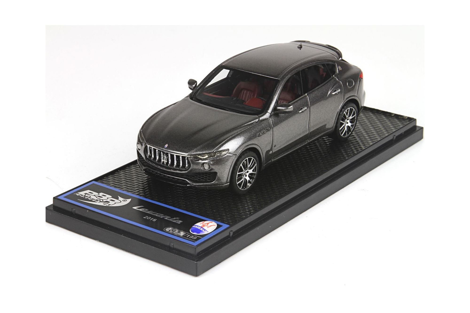 MASERATI LEVANTE 2016 MARATEA GREY / МАЗЕРАТИ ЛЕВАНТЕ 2016 МАРАТЕА 1:43 СЕРЫЙ