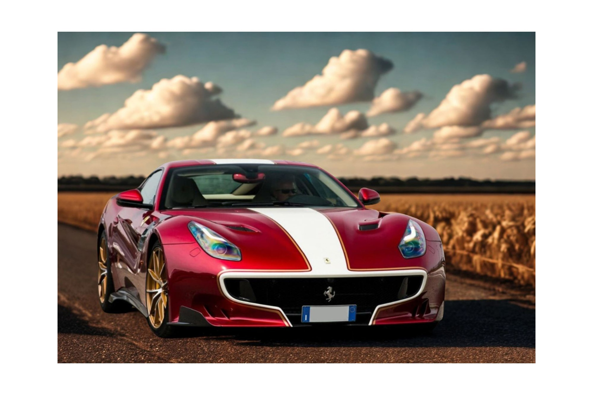 FERRARI F12 TDF ROSSO RUBINO WITH WHITE AND GOLD STRIPE / ФЕРРАРИ Ф12 ТДФ ПОЛОСА 1:43 БОРДОВЫЙ