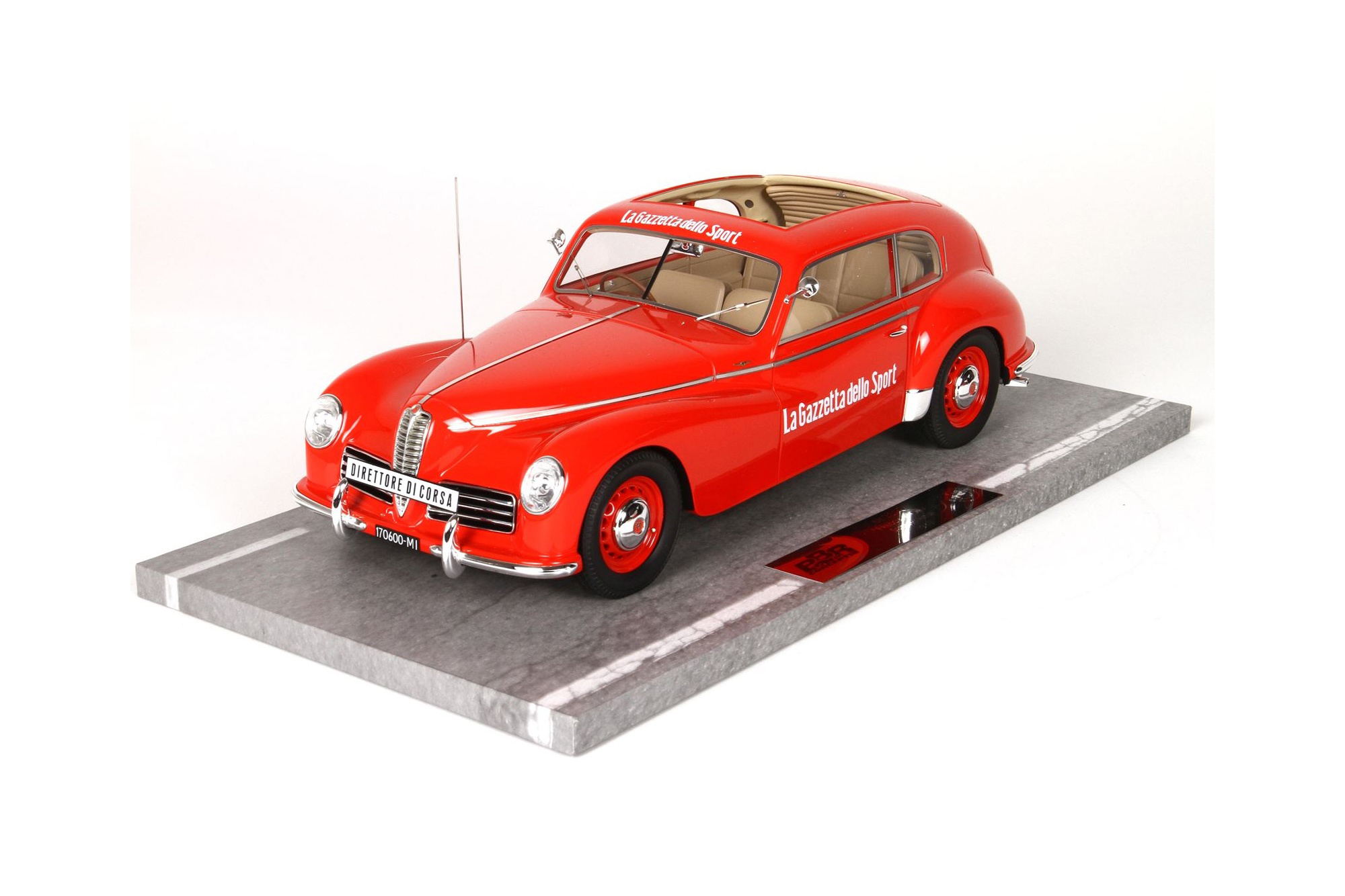 ALFA ROMEO FRECCIA D ORO AMMIRAGLIA GIRO D ITALIA / АЛЬФА РОМЕО ФРЕЧЧА Д АММИРАГЛИА ГИРО Д ИТАЛИА 1:18 ЗОЛОТОЙ