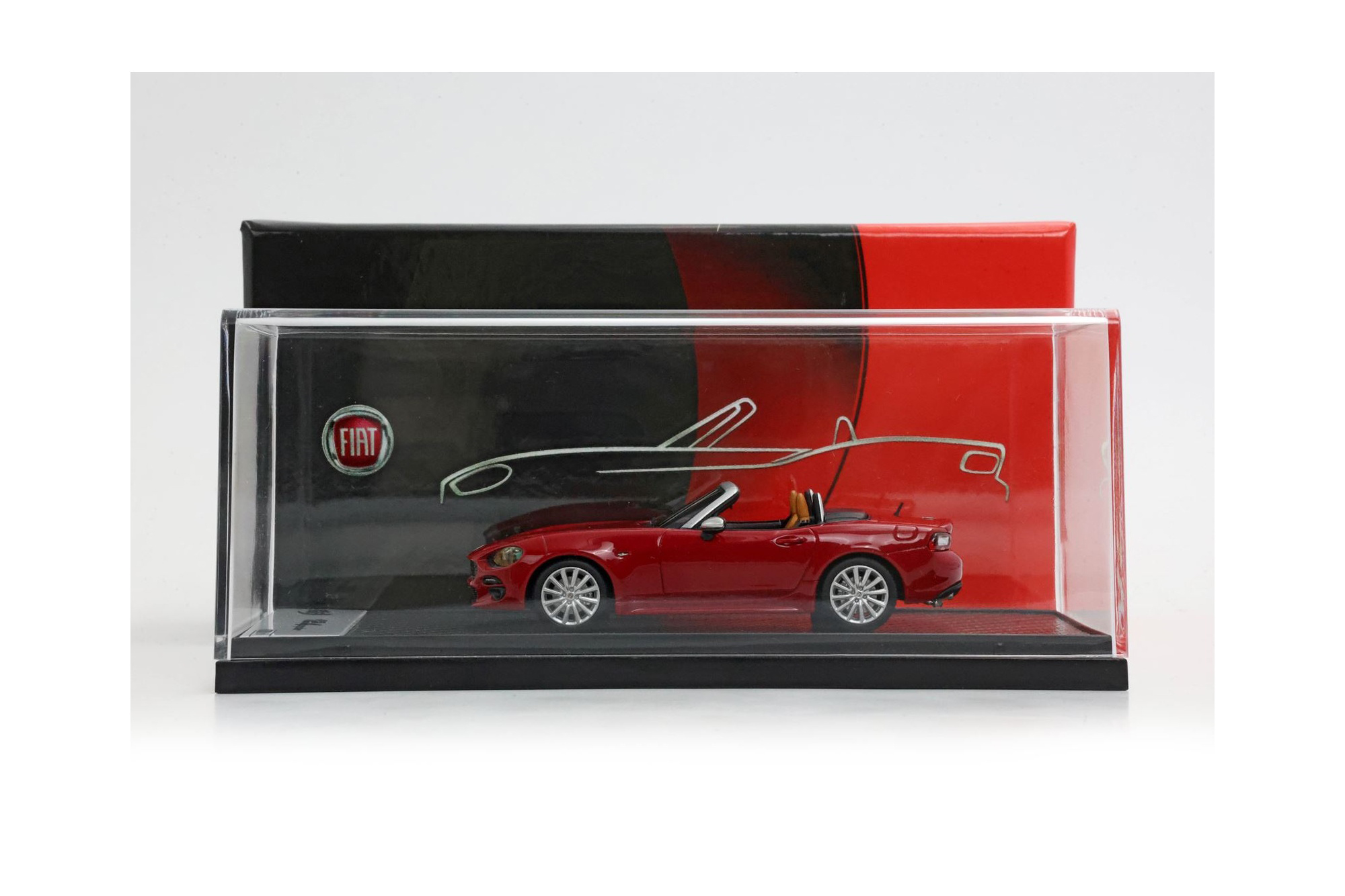 FIAT 124 SPIDER ROSSO PASSIONE WITH PRINTED CASE WITH THE CAR SHAPE / ФИАТ 124 СПАЙДЕР ПАССИОНЕ ПРИНТЕД КАСЕ КАР СХАПЕ 1:43 КРАСНЫЙ