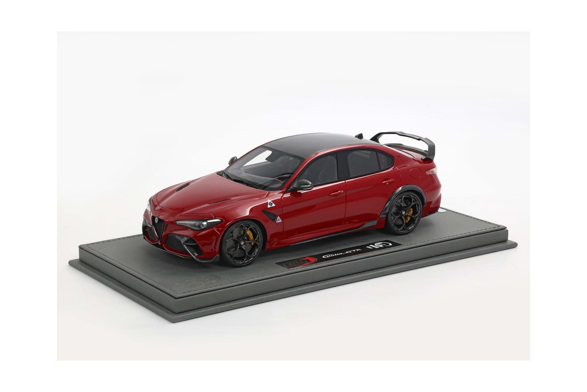 ALFA ROMEO GIULIA GTA SPECIAL VERSION ROSSO COMPETIZIONE - REAR SPOILER / АЛЬФА РОМЕО ДЖУЛИЯ ГТА СПЕКИАЛ ВЕРСИОН КОМПЕТИЦИОНЕ 1:18 КРАСНЫЙ