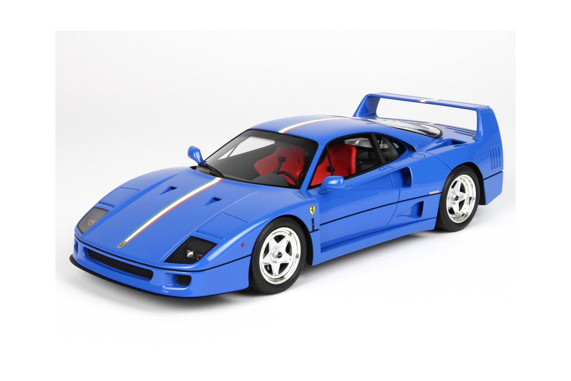 FERRARI F40 1987 LIGHT BLUE ITALIAN FLAG - SEAT RED / ФЕРРАРИ Ф40 1987 ЛИГХТ ИТАЛИАН ФЛАГ 1:43 КРАСНЫЙ