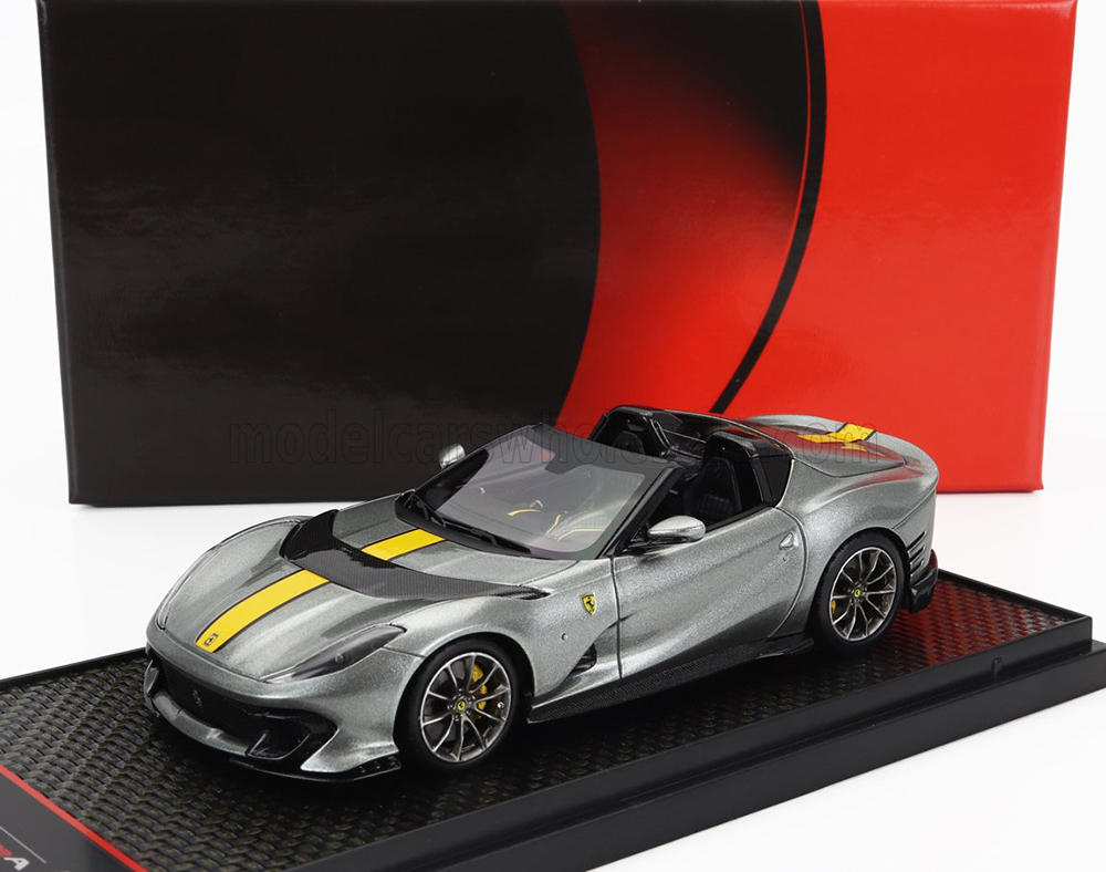 FERRARI 812 COMPETIZIONE A SPIDER (2022), GRIGIO COBURN - GREY MET YELLOW