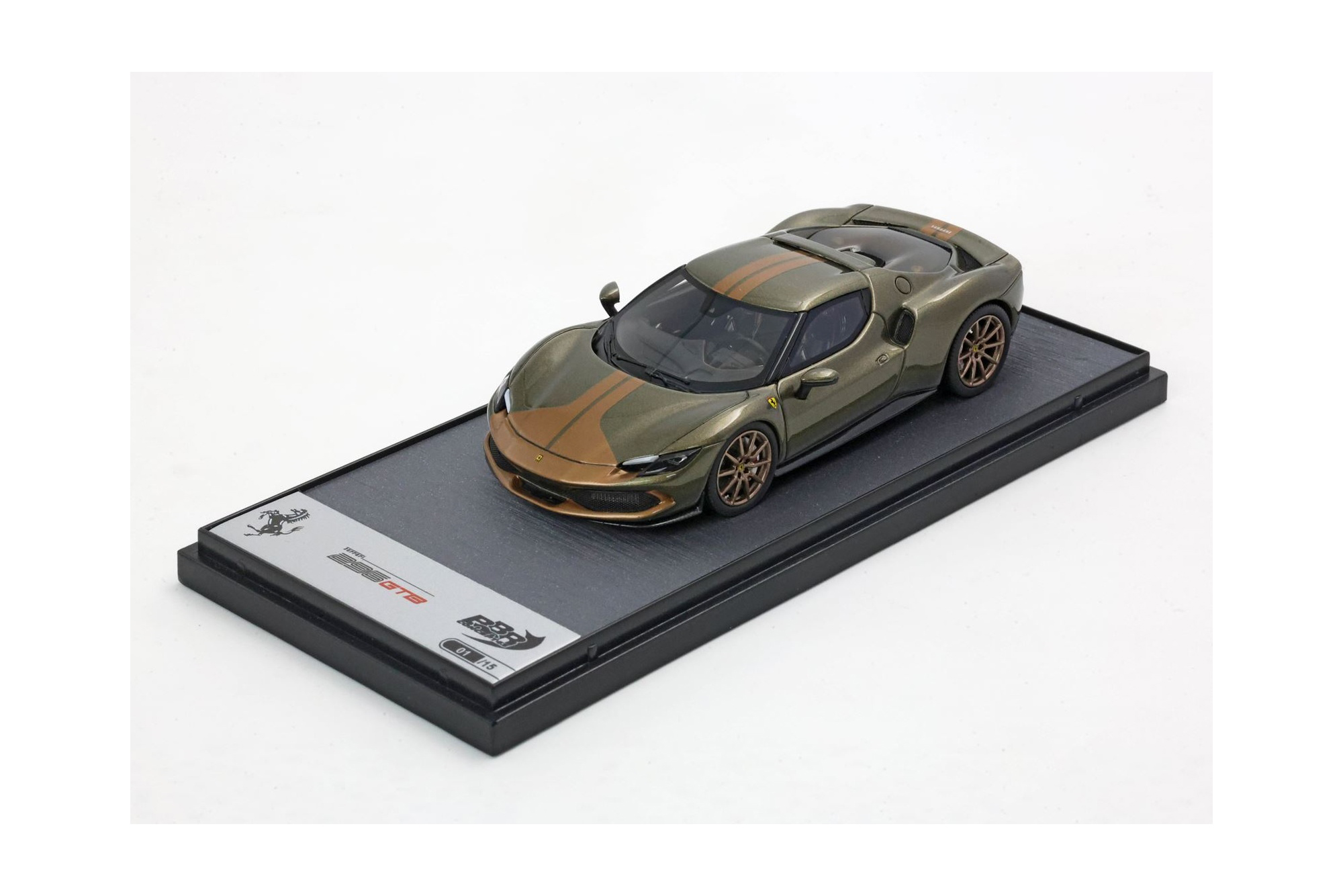 FERRARI 296 GTB VERDE MANZONI GLOSS STRISCIA ORO / ФЕРРАРИ 296 ГТБ МАНЗОНИ ГЛОСС СТРИСКИА 1:43 ЗЕЛЕНЫЙ