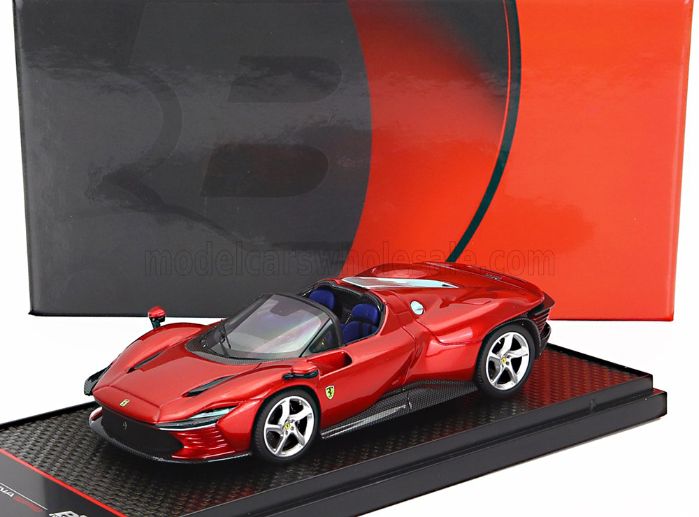 FERRARI DAYTONA SP3 OPEN ROOF ICONA (2022), ROSSO METALIZZATO - RED MET