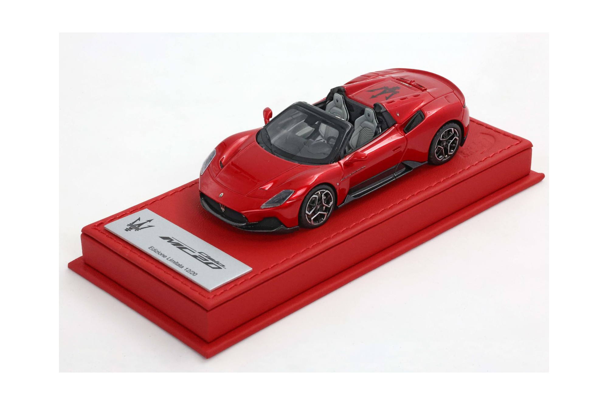 MASERATI MC20 CIELO - GENUINE LEATHER BASE RED VINCENTE - BIRDCAGE RIMS / МАЗЕРАТИ МС20 КИЕЛО 1:43 КРАСНЫЙ