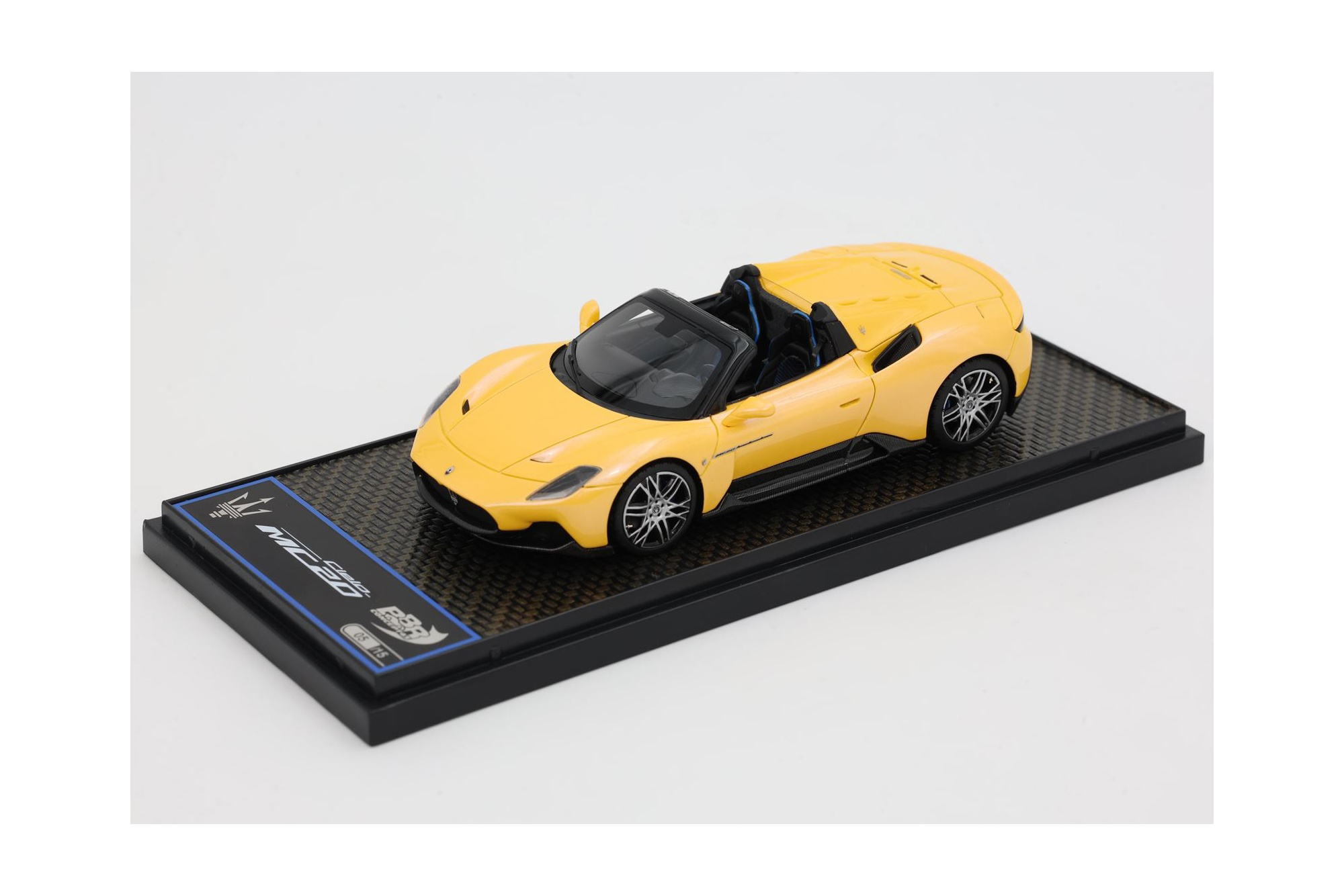 MASERATI MC20 CIELO 2022 NEW VERSIONS YELLOW GENIO - MMXX DESIGN RIMS / МАЗЕРАТИ МС20 КИЕЛО 2022 НЕВ ВЕРСИОНС ГЕНИО 1:43 ЖЕЛТЫЙ