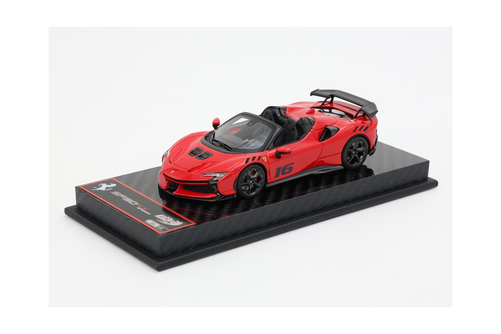 FERRARI SF90 XX SPIDER RACE N.16 RED CORSA 322 AND CARBON BASE / ФЕРРАРИ СФ90 КСКС СПАЙДЕР РАКЕ № 16 322 КАРБОН БАЗА 1:43 КРАСНЫЙ