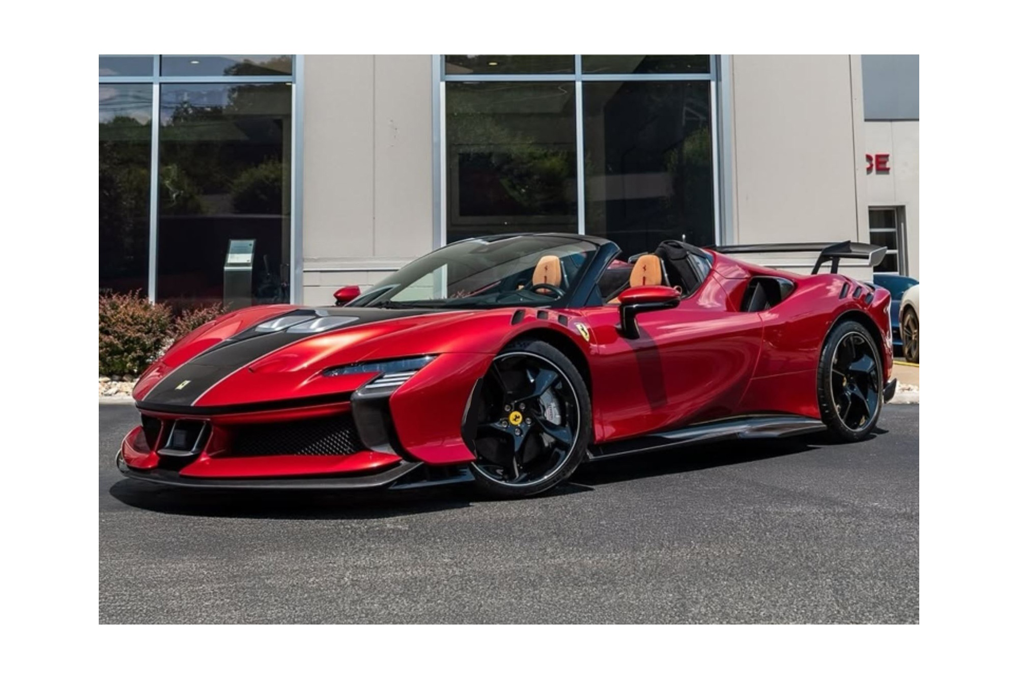 FERRARI SF90 XX SPIDER ROSSO MAGMA - CARBON / ФЕРРАРИ СФ90 КСКС СПАЙДЕР МАГМА 1:43 КРАСНЫЙ