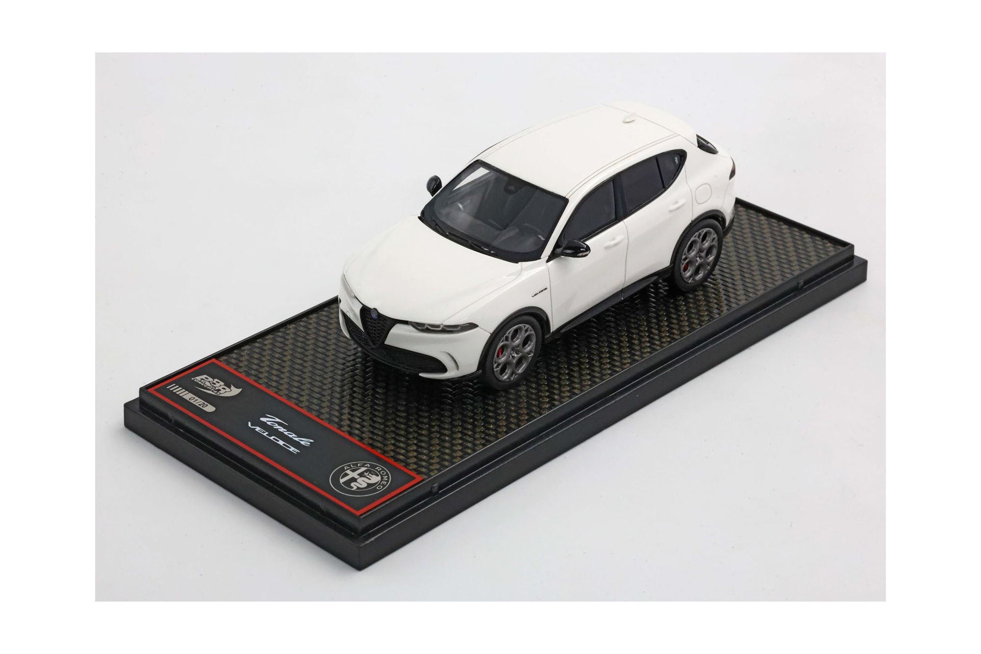ALFA ROMEO TONALE VELOCE BIANCO ALFA / АЛЬФА РОМЕО ТОНАЛЕ ВЕЛОКЕ АЛФА 1:43 БЕЛЫЙ